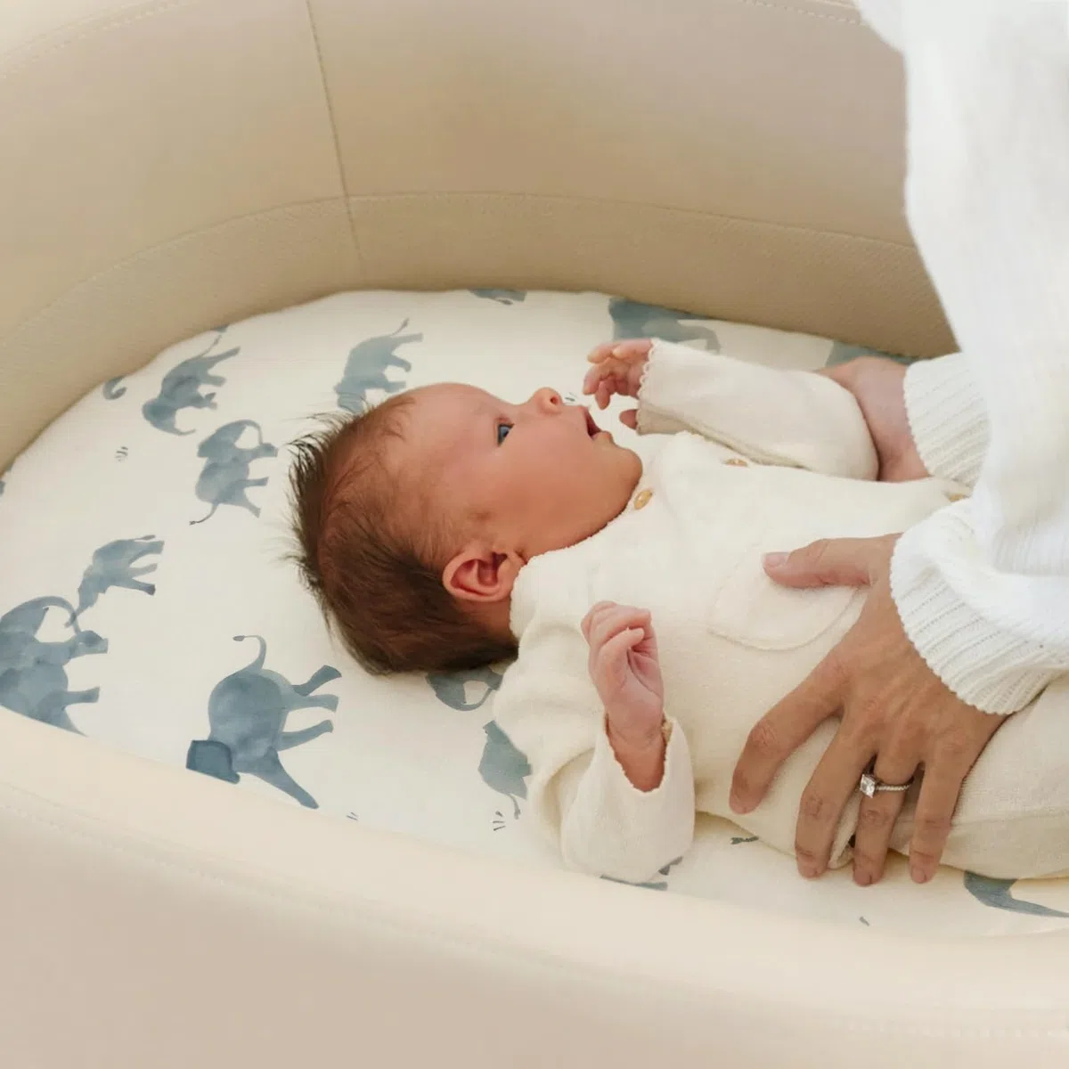 Dehnbares, ultraweiches Spannbettlaken-Set, 2 Stück, universell passend für Stubenwagen, Babywiege, Babywiege, Moseskorb, oval, rechteckig, sicher und anschmiegsam, 2 Stück