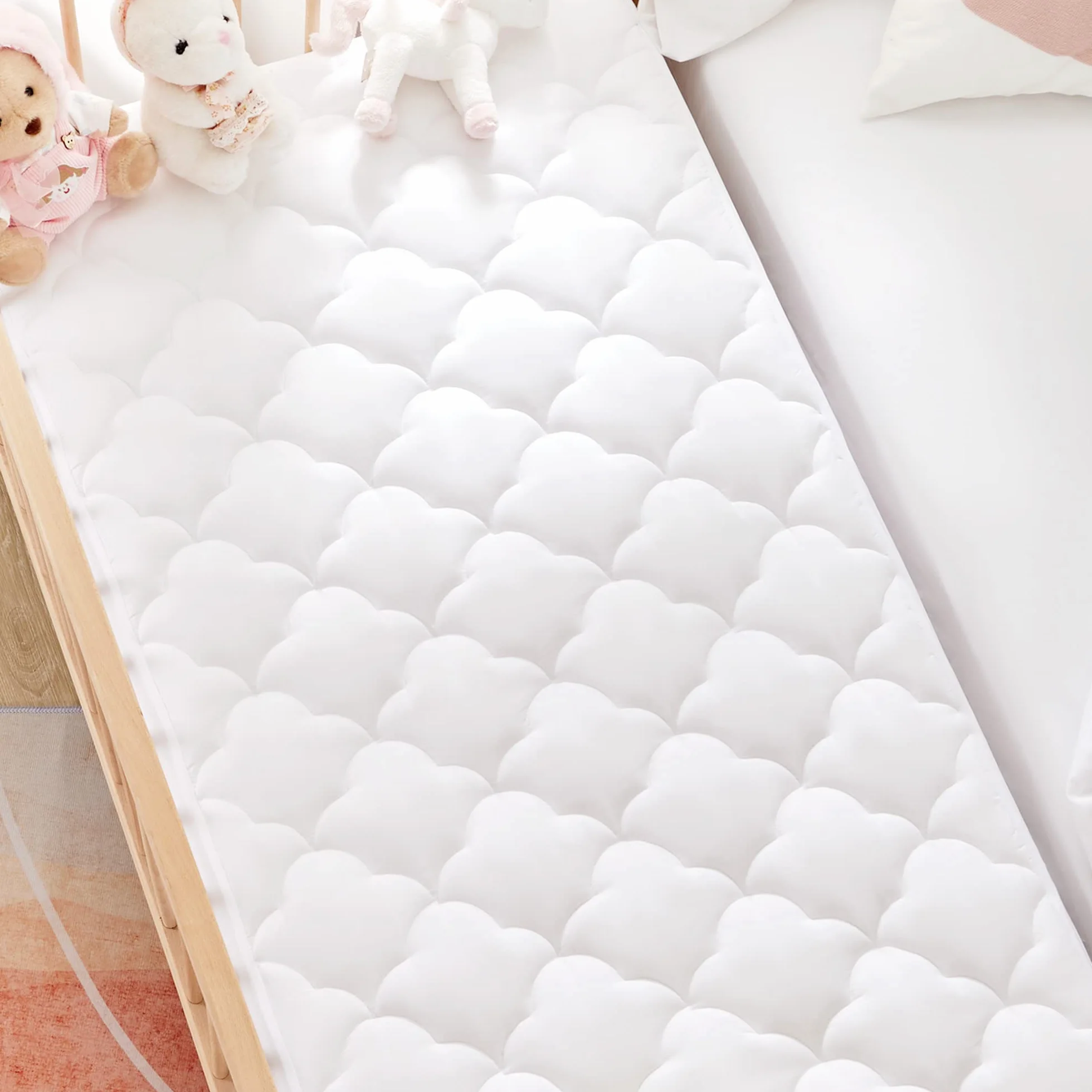 SONIVE wasserdichte Matratzenschoner für Babybett und kleinen Kinder Mikrofaser 10oz Füllung Baby Matratzenauflage steppt,Oeko-Tex Standard 100 Zertifiziert,Weiß,70x140cm