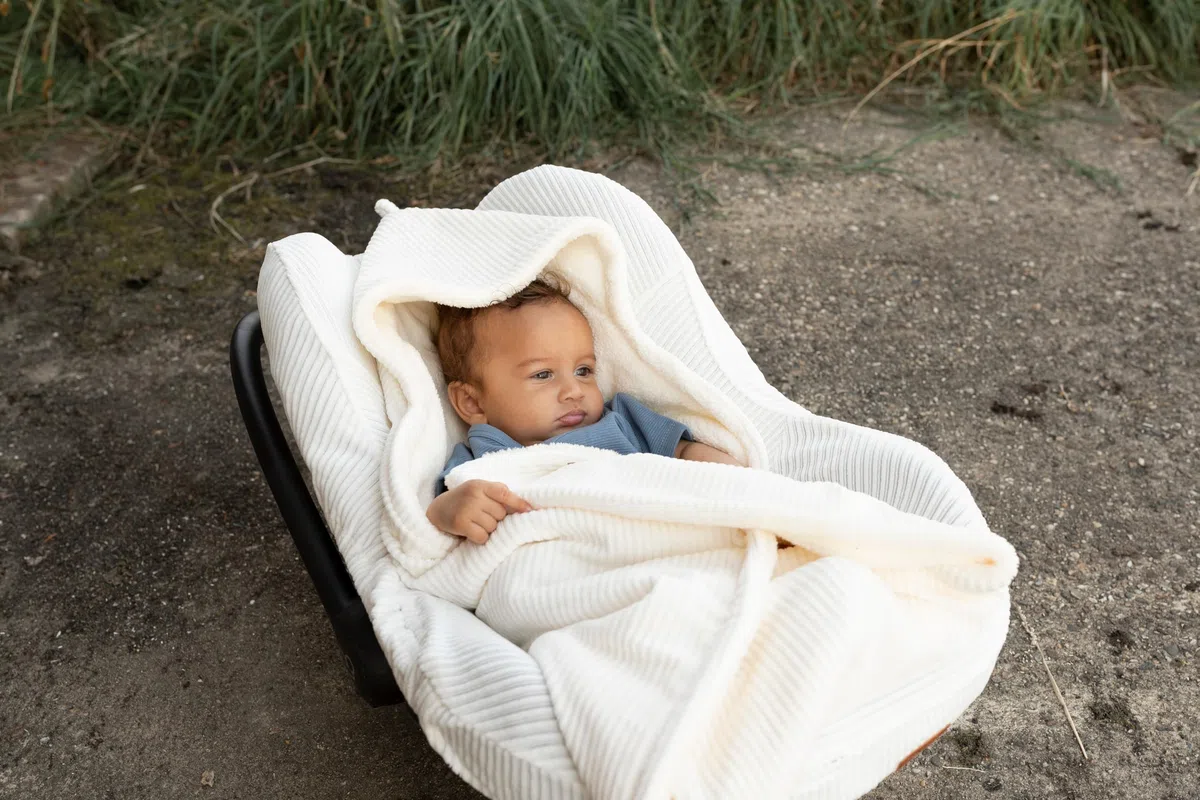 Baby's Only - Babyschalenbezug Sense - Weiche Rib Corduroy - Gruppe 0+ - Maxi Cosi Bezug Babyschale - Schonbezug für Autositz - 5-Punkt-Gurte - Kindersitzbezug für Jungen und Mädchen - Clay