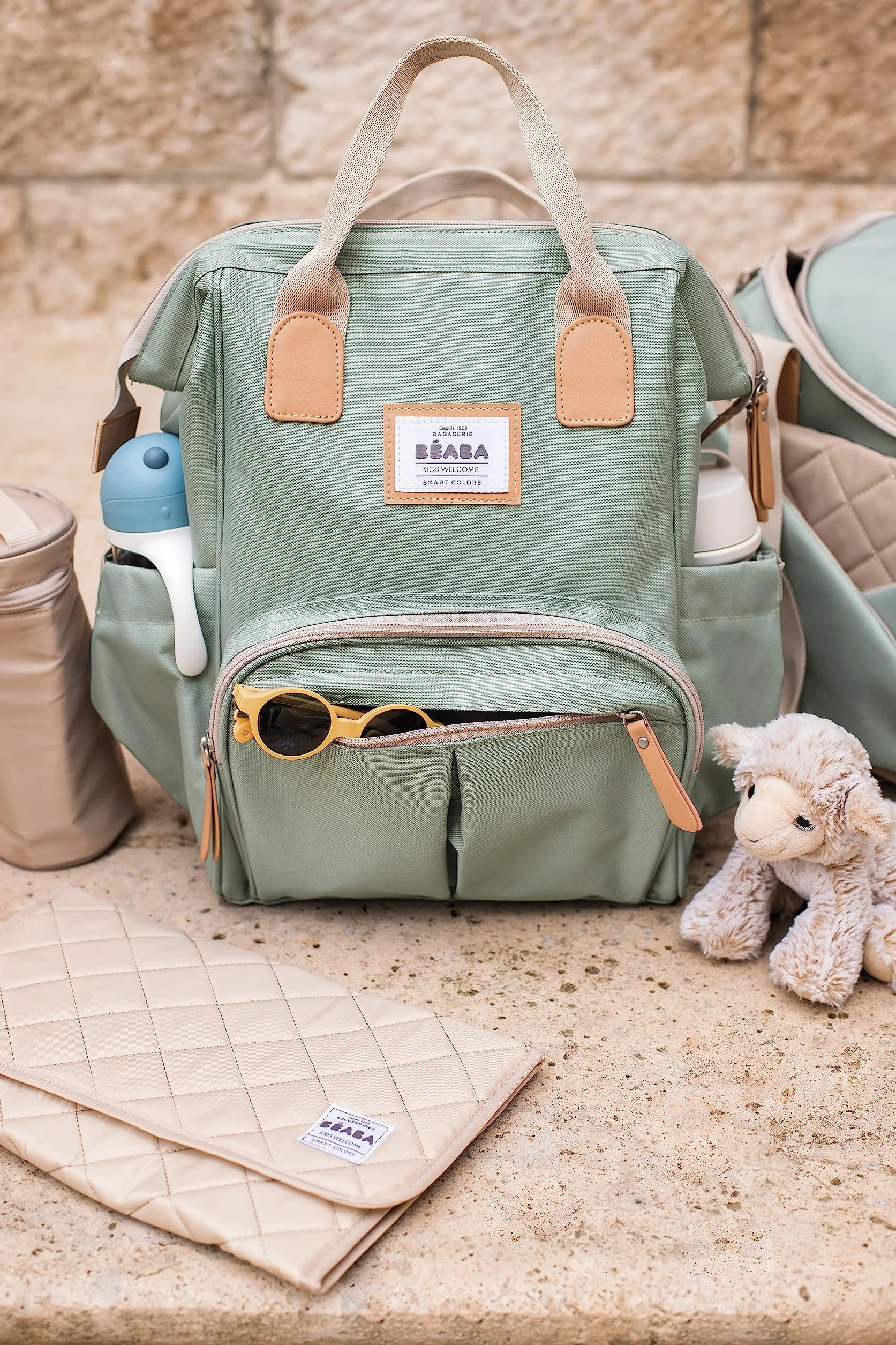 BÉABA - Wickelrucksack für Babys - Großes Fassungsvermögen - Inklusive Wickelunterlage - Zahlreiche Fächer - Große Öffnung - Isothermes Fach - Multifunktionale Wickeltasche - Wellington - Salbeigrün