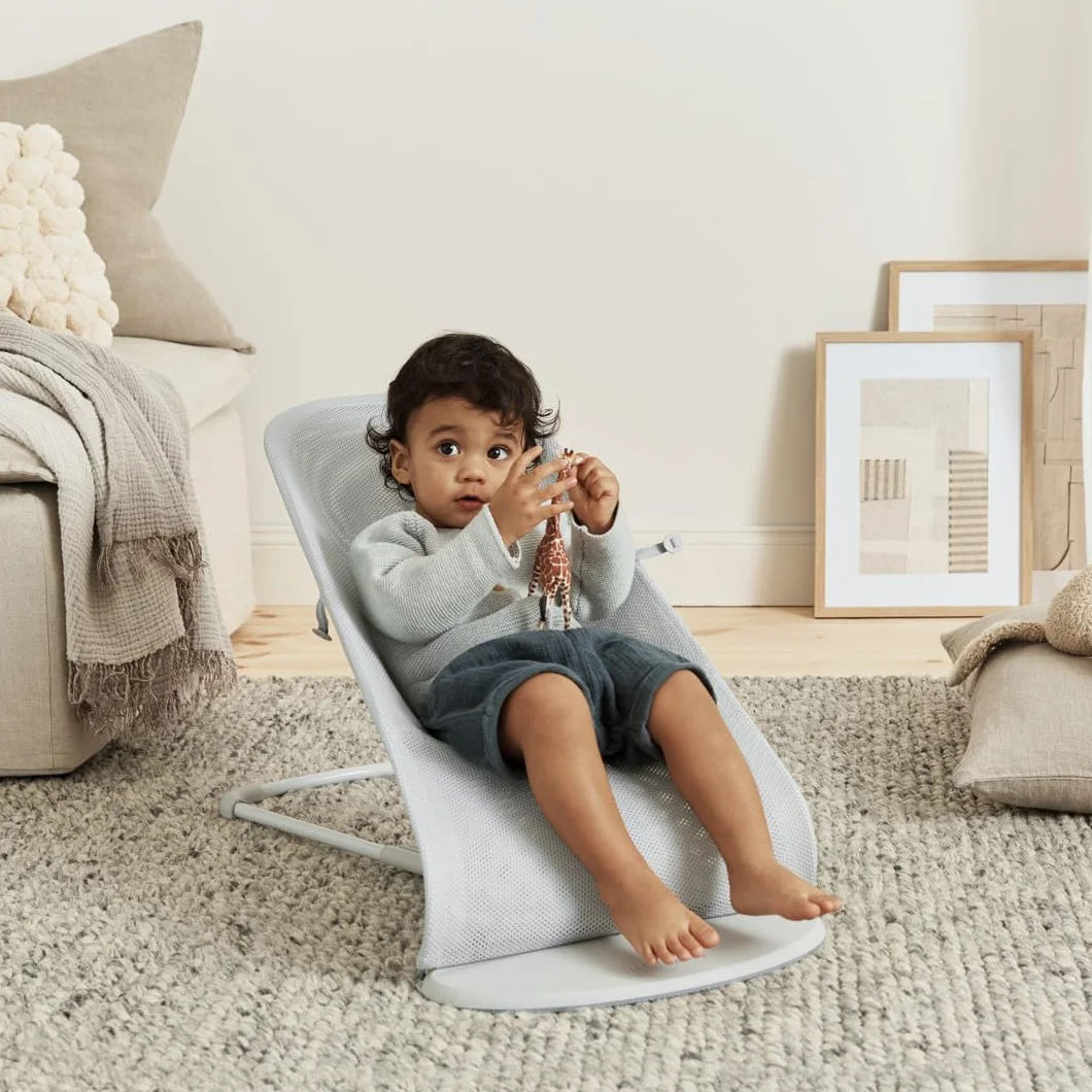 BabyBjörn Babywippe Balance Soft, Netzstoff, Silber/Weiß