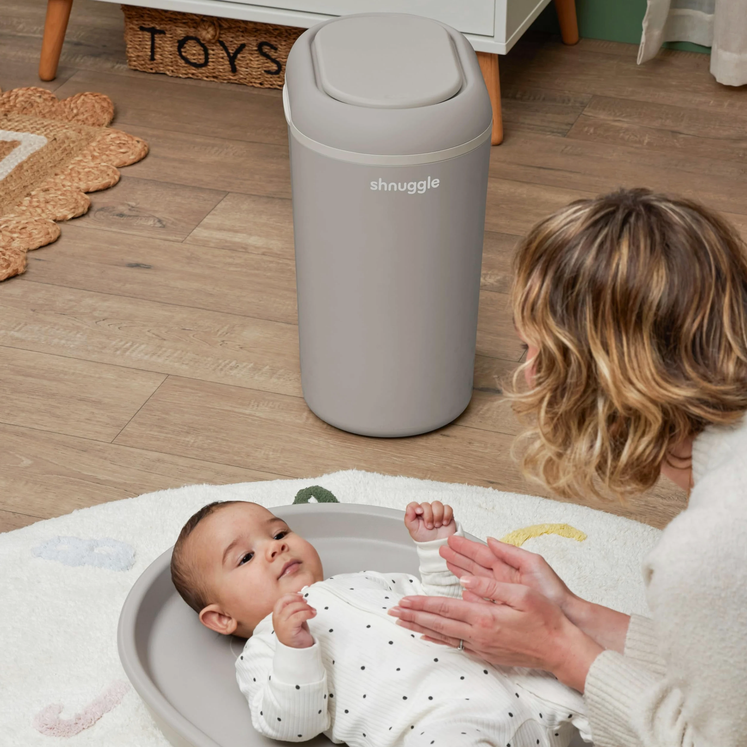 Shnuggle Eco-Touch Windeleimer (Windeleimer) | Umweltfreundliches Windelentsorgungssystem | kein kostspieliges Nachfüllen – verwenden Sie jeden Beutel | Dual-Seal Geruchsverschluss | leicht zu