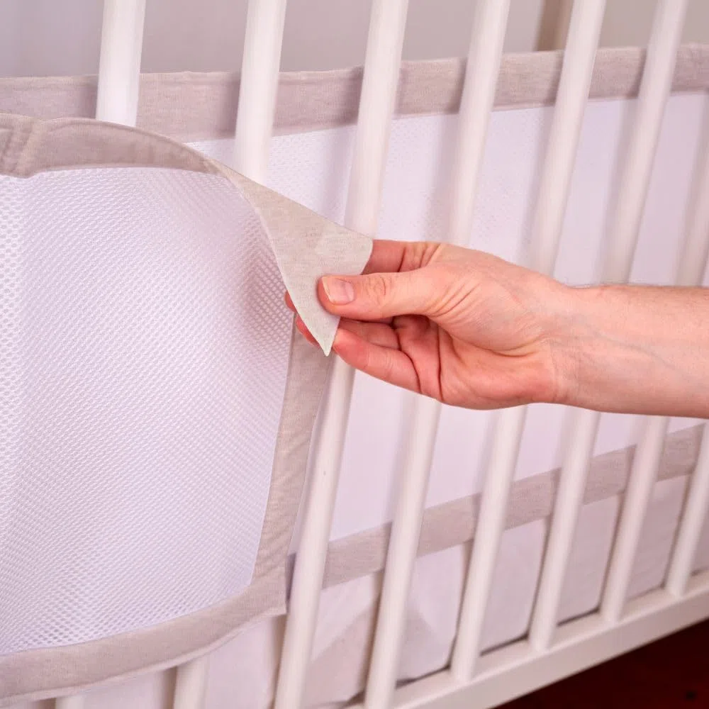 PurFlo Atmungsaktive Bettumrandung, sichere Alternative zu traditionellen Babybetten, maschinenwaschbares Netzgewebe und einfach zu installierende Klettbefestigungen, passend für Kinderbetten bis 140