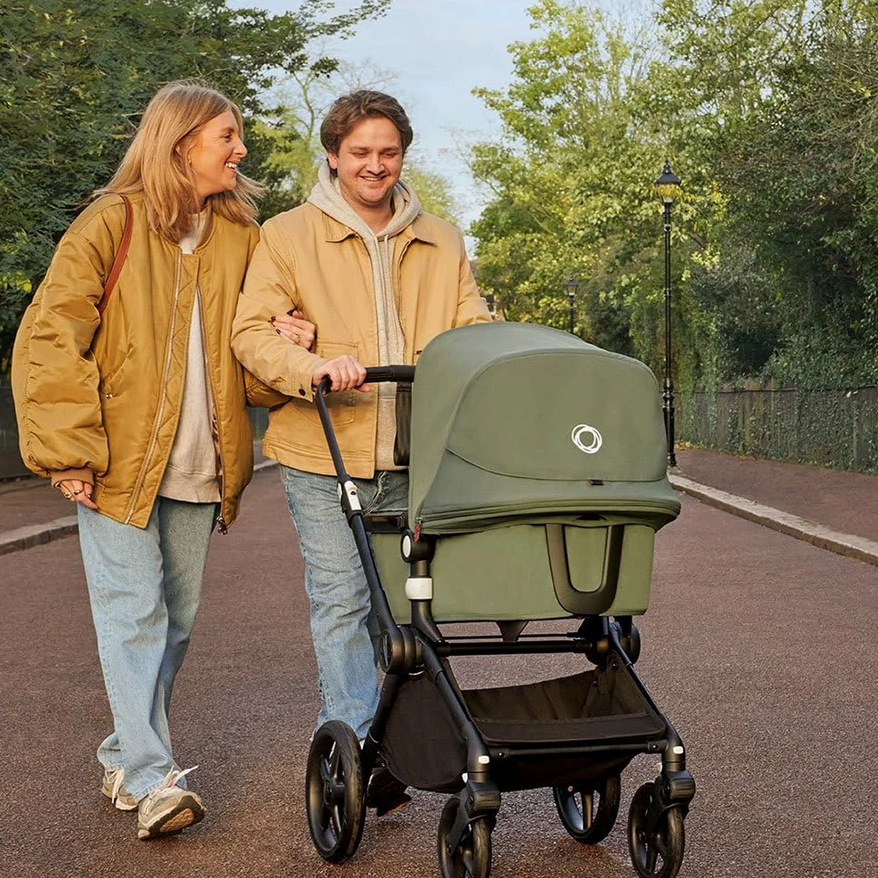 Bugaboo Fox Cub Kinderwagen für jedes Gelände, leichter stabiler Kinderwagen, strapazierfähiges Design, extragroßes Sonnendach, selbststehend faltbar, Desert Beige