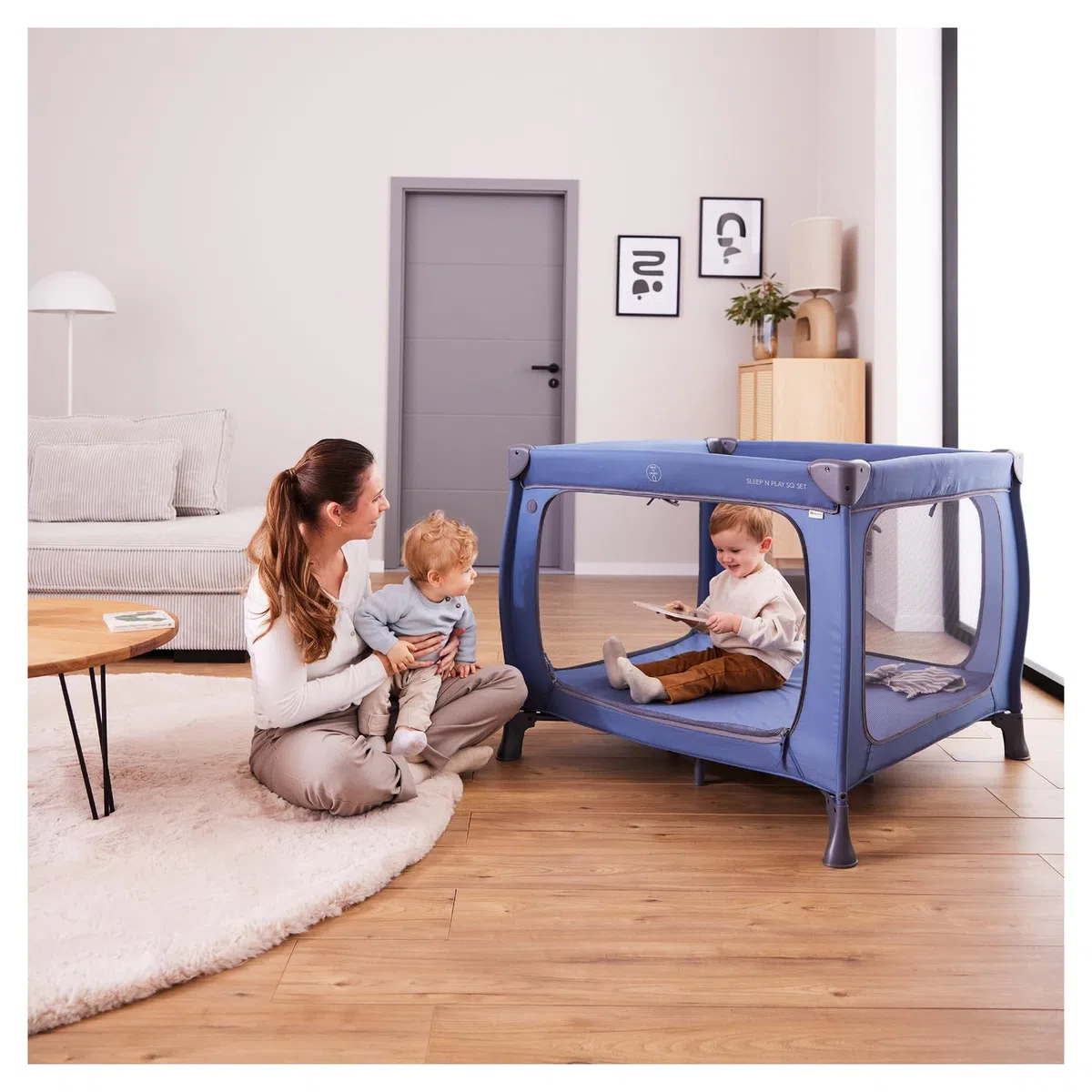 Hauck Quadratischer Reise Laufstall mit Matratze Sleep N Play SQ Dark Blue | Klein zusammenklappbar mit Tragetasche & XL Spielöffnung ab Geburt bis 15 kg / 3 jahre, 2in1 Laufgitter & Reisebett