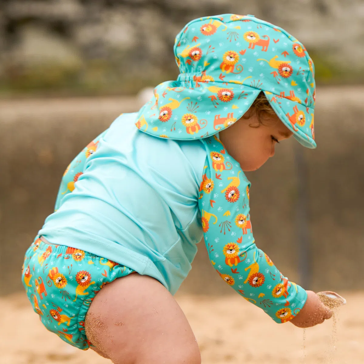 Bambino Mio UPF 40+ Set mit wiederverwendbaren Schwimmwindeln (2-3 Jahre) COOLE KATZEN | Enthält Schwimmwindelhose, Schwimm-Rashguard-Oberteil und Schwimmhaube für Babys und Kleinkinder