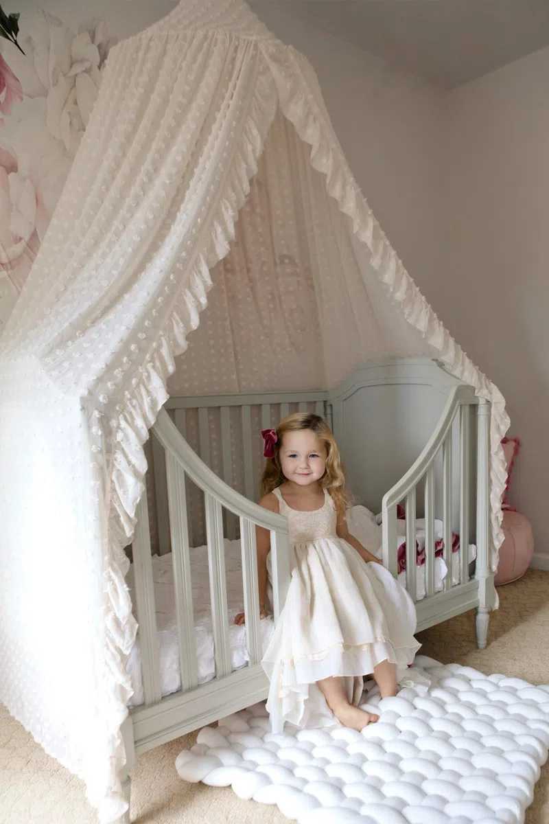 Wonder Space Elegantes Baldachin Mädchen Betthimmel mit Pompons und Moskitonetz für Kinderbett und Babybett – Dekoratives Prinzessin Zelt, Kinderzimmer Hängevorhang und Leseecke, Beige
