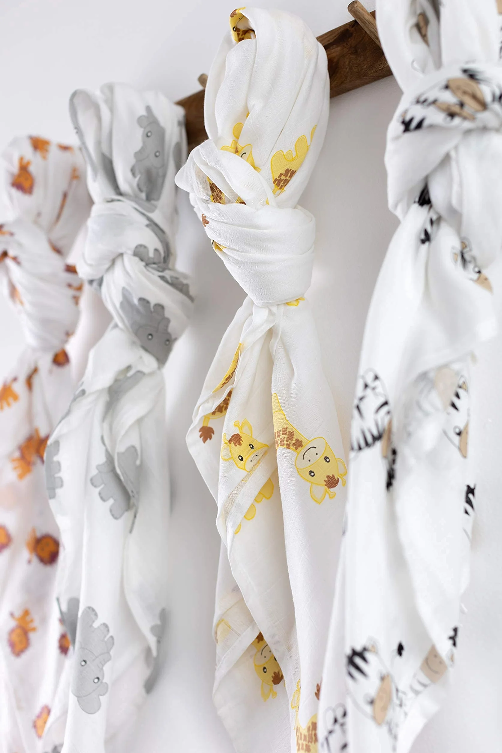 CuddleBug „Safari und Freunde“ 4 Stück 120 cm x 120 cm Lange Baby Decke für Babys | 5 Farbkollektionen | Musselin Decke | Babydecke Mädchen oder Jungen | Babydecke Baumwolle