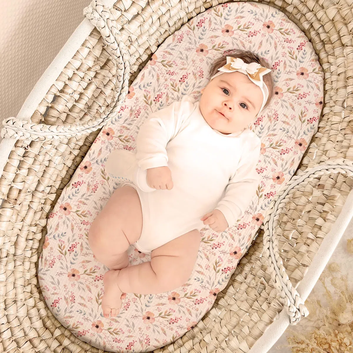 lulumoon Musselin-Bettlaken für Babys: Baumwoll-Bettlaken für Jungen und Mädchen, Stubenwagen-Matratzen-Bettlaken für ovales Rechteck oder Sanduhr (Skinpink & Pinkflower)