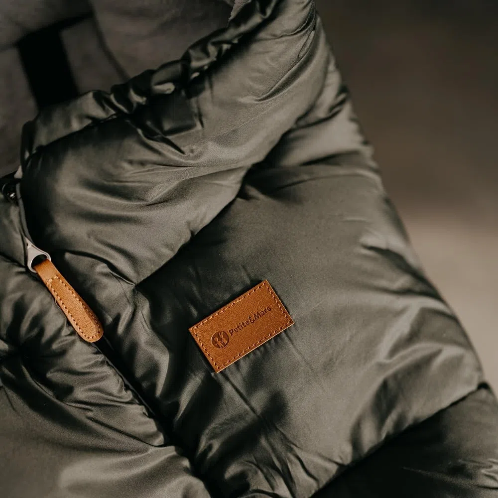 Petite&Mars Fußsack für Kinderwagen JIBOT * Winterfußsack für Kinderwagen, Buggy und Autositz * Warrm * Wasserdicht * Winddicht * mit vertikale Gurtschlitze (Charcoal Grey)