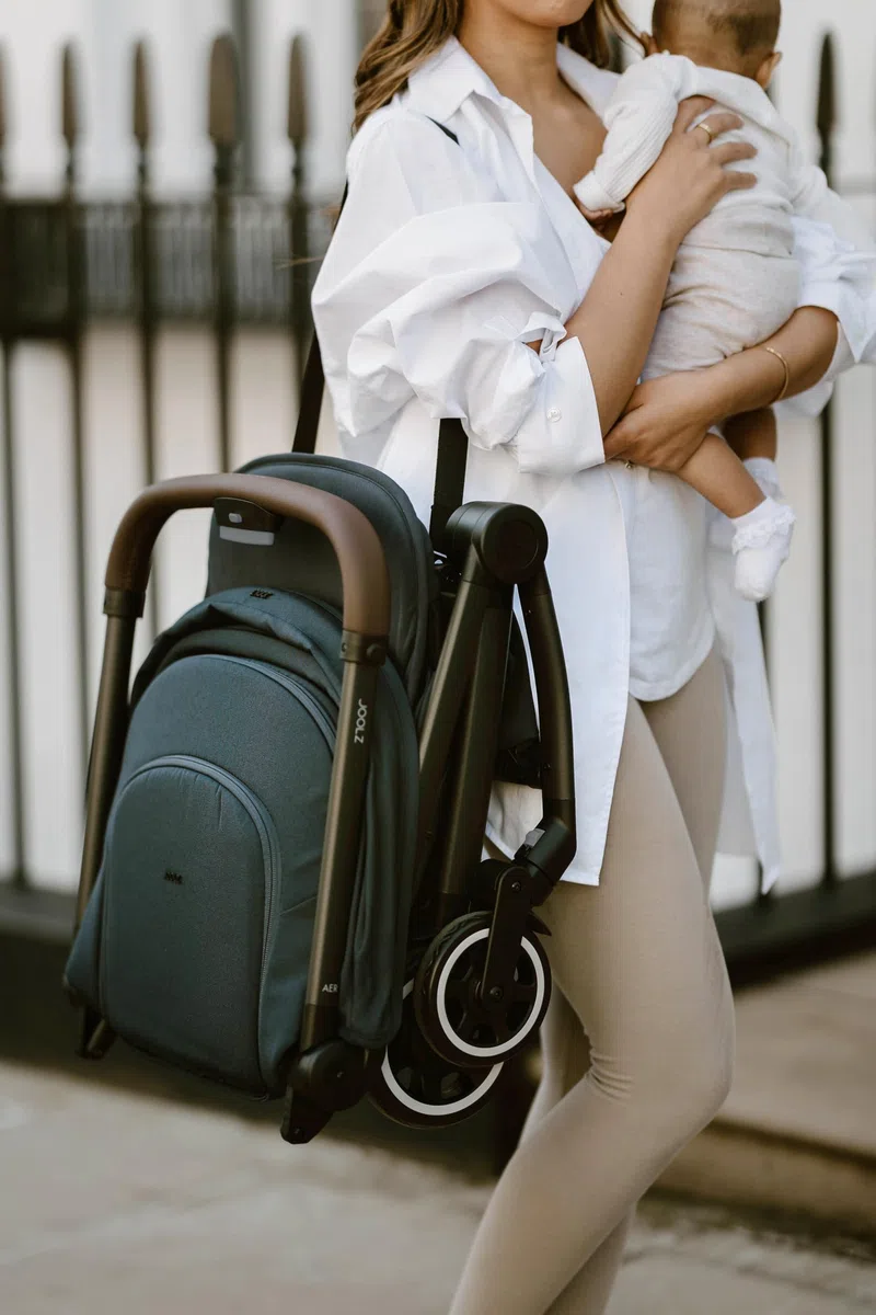 Joolz AER+ Faltbarer Sicherheitsbügel – Einhändig zu öffnen – Passend für Joolz AER+ Buggy – Sicheres, stilvolles & reisetaugliches Zubehör – Mid Brown Carbon