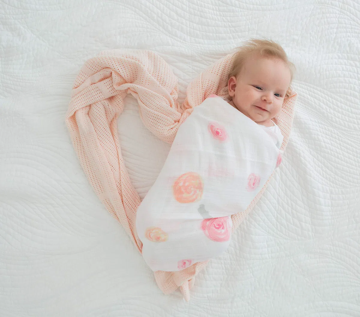 Amazing Baby von SwaddleDesigns, Tolles Pucktuch aus Baumwoll-Musselin, Wasserfarbenen Rosen, Rosa, 116 x 116 cm