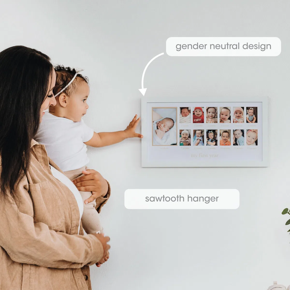 Pearhead Fotocollage für das erste Jahr und geschlechtsneutrales Andenken, ideal für Babyparty, Geschenk zur Geburt und als Kinderzimmer-Dekor, 13 Fotoeinsätze, beige matt