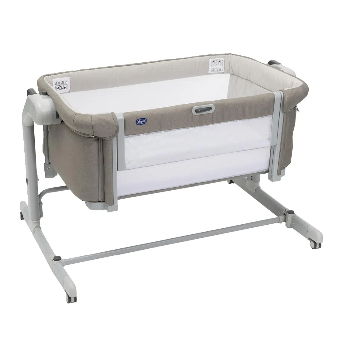 Chicco Next2Me Magic Evo Beistellbett für Babys mit Schaukelmodus, Kippfunktion, verstellbarer Höhe, 4 Rädern, inkl. Matratze und Reisetasche, Beige