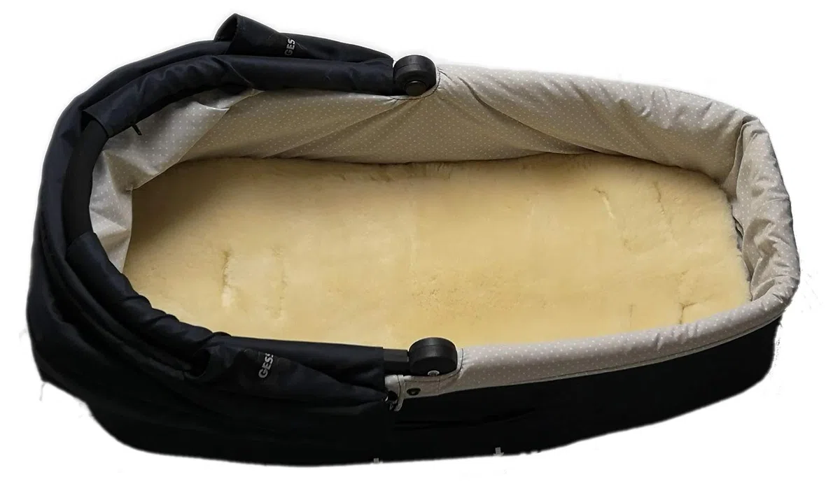 Reissner Lammfelle | Kinderwagen Einlage KIWA de LUXE | echtes medizinisch gegerbtes Merino Lammfell | Premiumqualität | für Buggy Kindersitz PKW Babybett Kinderbett
