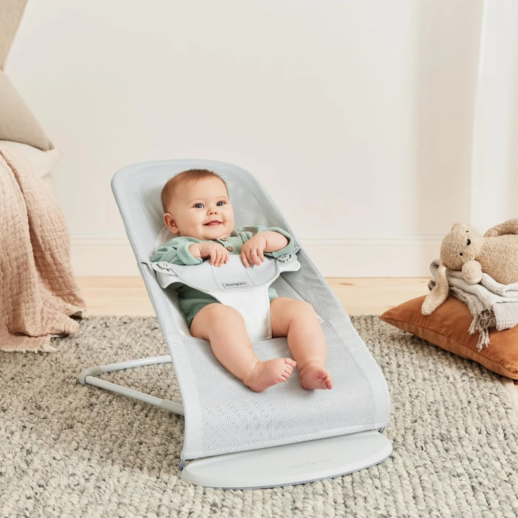 BabyBjörn Babywippe Balance Soft, Netzstoff, Silber/Weiß