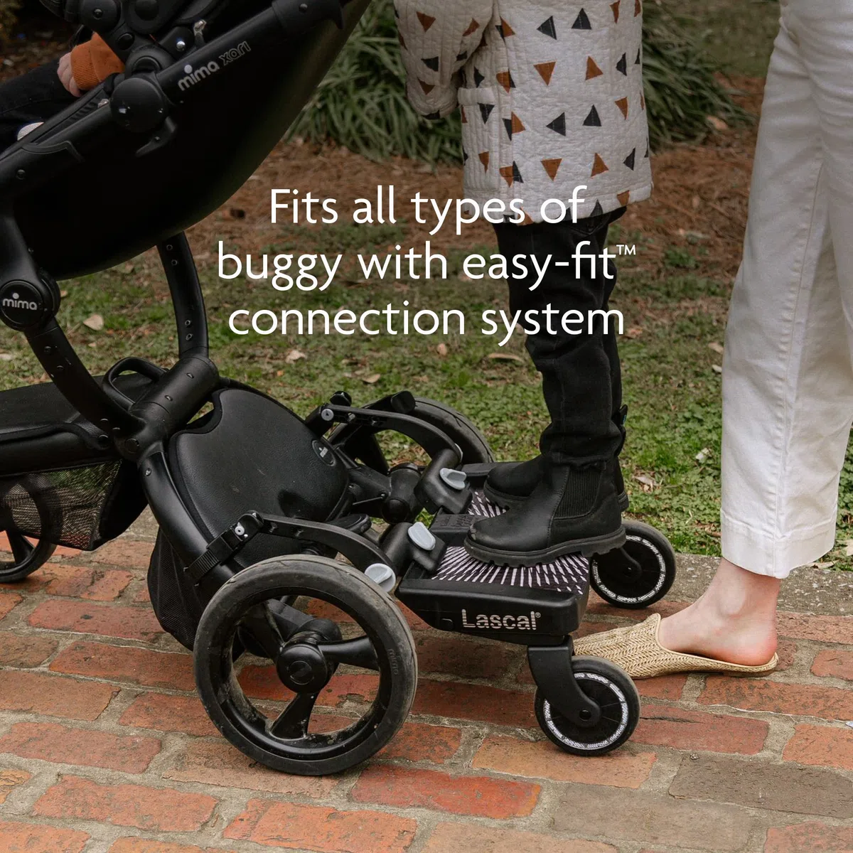 Lascal BuggyBoard Maxi, Kinderbuggy Trittbrett mit großer Stehfläche, Kinderwagen Zubehör für Kinder von 2-6 Jahren (22 kg), kompatibel mit fast jedem Buggy und Kinderwagen, schwarz