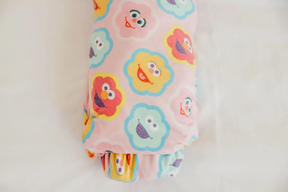 Copper Pearl Baby-Wickeldecke – Premium-Strick-Babydecke, groß, weich, dehnbar, für Jungen und Mädchen, Pucktücher für Neugeborene, Säuglinge und Kleinkinder (Abby und Pals)