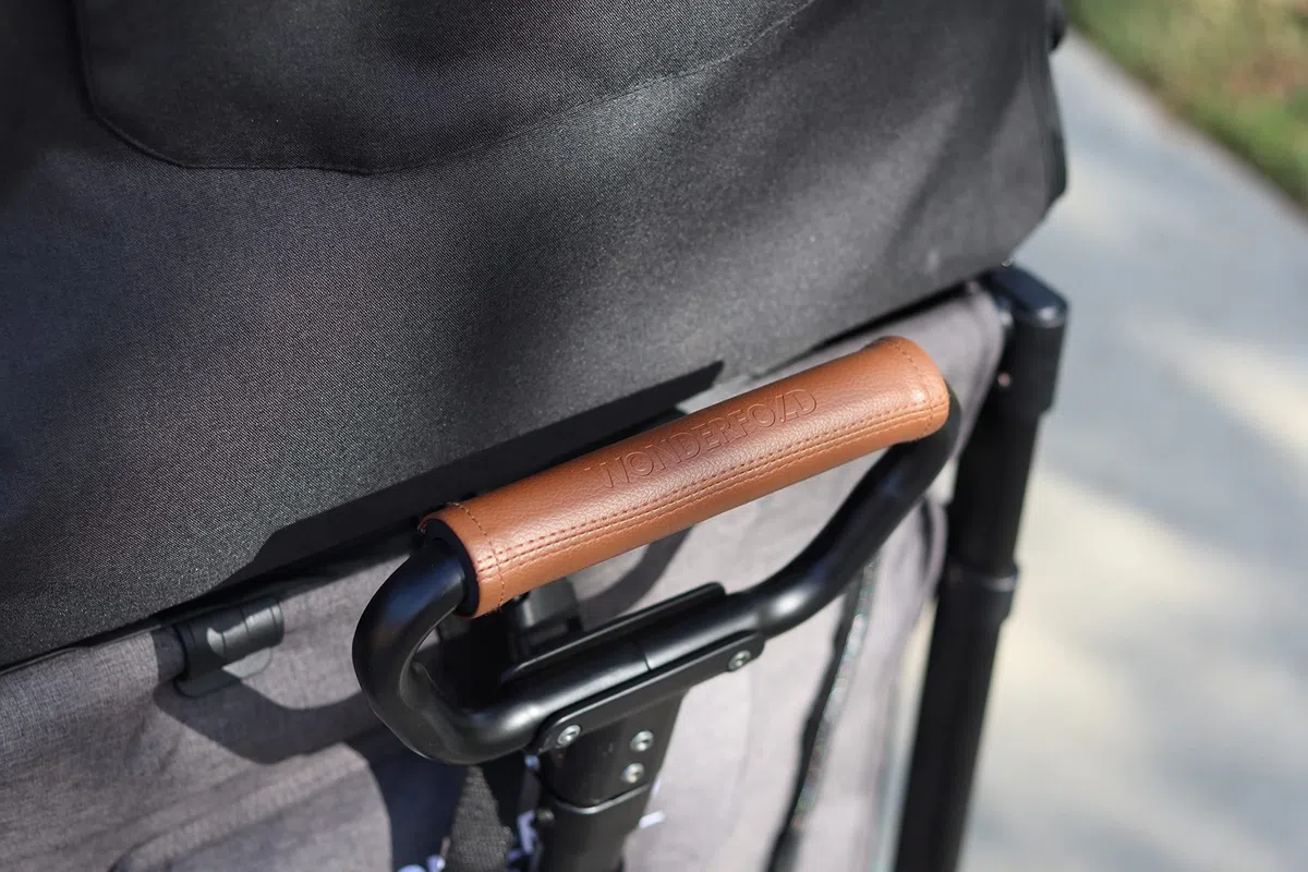 WonderFold Kinderwagen-Zuggriff – Veganer Lederbezug, 3 verstellbare Höhen, Befestigungsschnalle, Kompatibel mit W-Serie