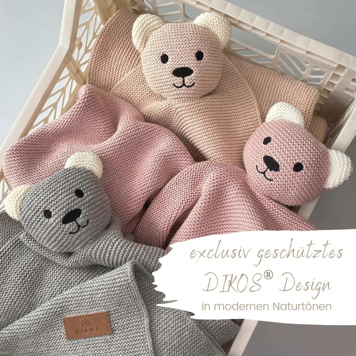 DIKOS Original Babydecke SCHMUSE-Bär (Altrosa) – Premium 2-in-1 Neugeborenen Kuscheldecke & Schmusetuch – aus weicher gestrickter Bio-Baumwolle (GOTS/Oeko-TEX) – Geschenk zur Geburt für Baby Mädchen