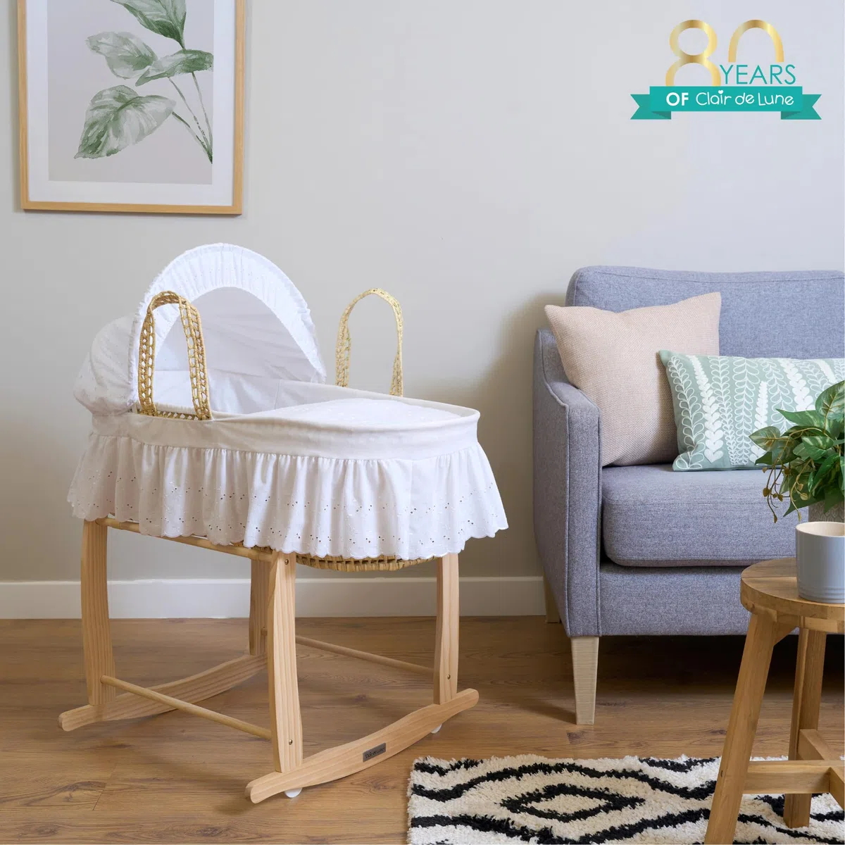 Clair de Lune Babykorb mit Broderie Anglaise Palme, mit Deluxe-Schaukelständer, Babywiege 75 x 28 cm