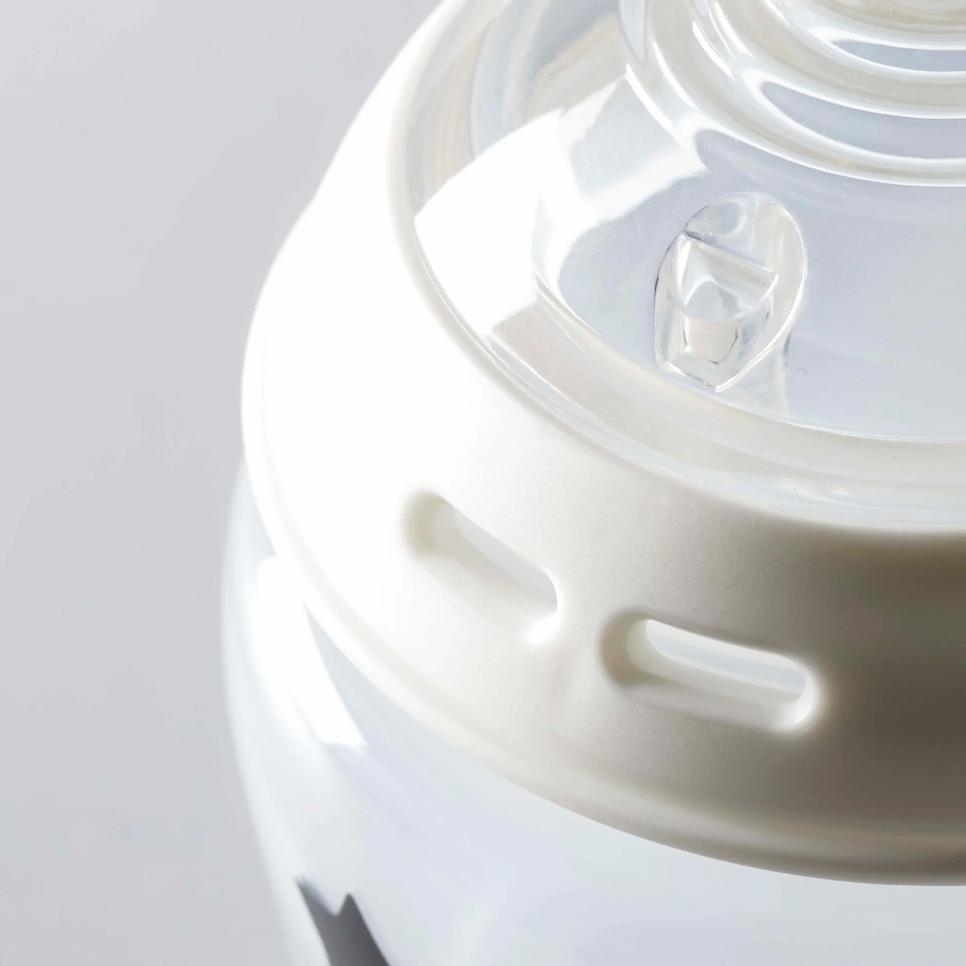 Tommee Tippee Komplettes Fütterungsset, elektrischer Dampfsterilisator mit isolierter Flaschentasche, Babyflaschen für Neugeborene und Easiwarm Flaschenwärmer, Schwarz