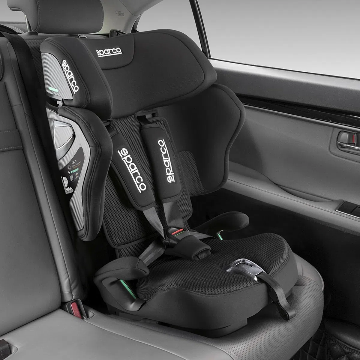 Sparco i-Size-Kindersitz SK8000IBK für Kinder von 76 bis 150 cm, ECE R129/04-zertifiziert, mit ISOFIX und Top Tether, verstellbarer Kopfstütze, klappbarer Rückenlehne und 5-Punkt-Gurt, Farbe: Schwarz
