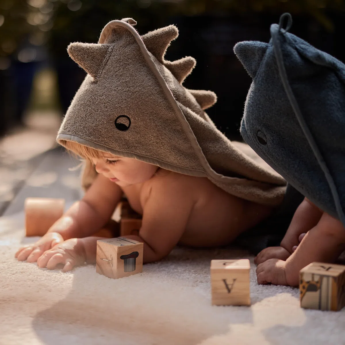 Denmark - Premium Bio-Baumwolle Baby-Badetuch - Kapuzenhandtücher für Kleinkinder und Babys für Neugeborene Mädchen und Jungen - Super weich und saugfähig, 32 x 32-2er-Pack (Handtuch Dino Green