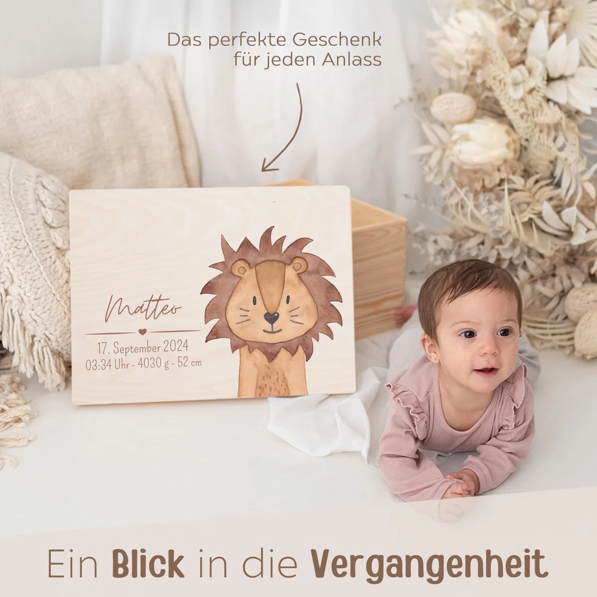 wunderwunsch - Personalisierte Erinnerungskiste Baby mit Spezial-Druck - Baby Erinnerungsbox - Erinnerungskisten aus Holz - Geschenk zur Geburt (Löwe, M flach-Klappdeckel)