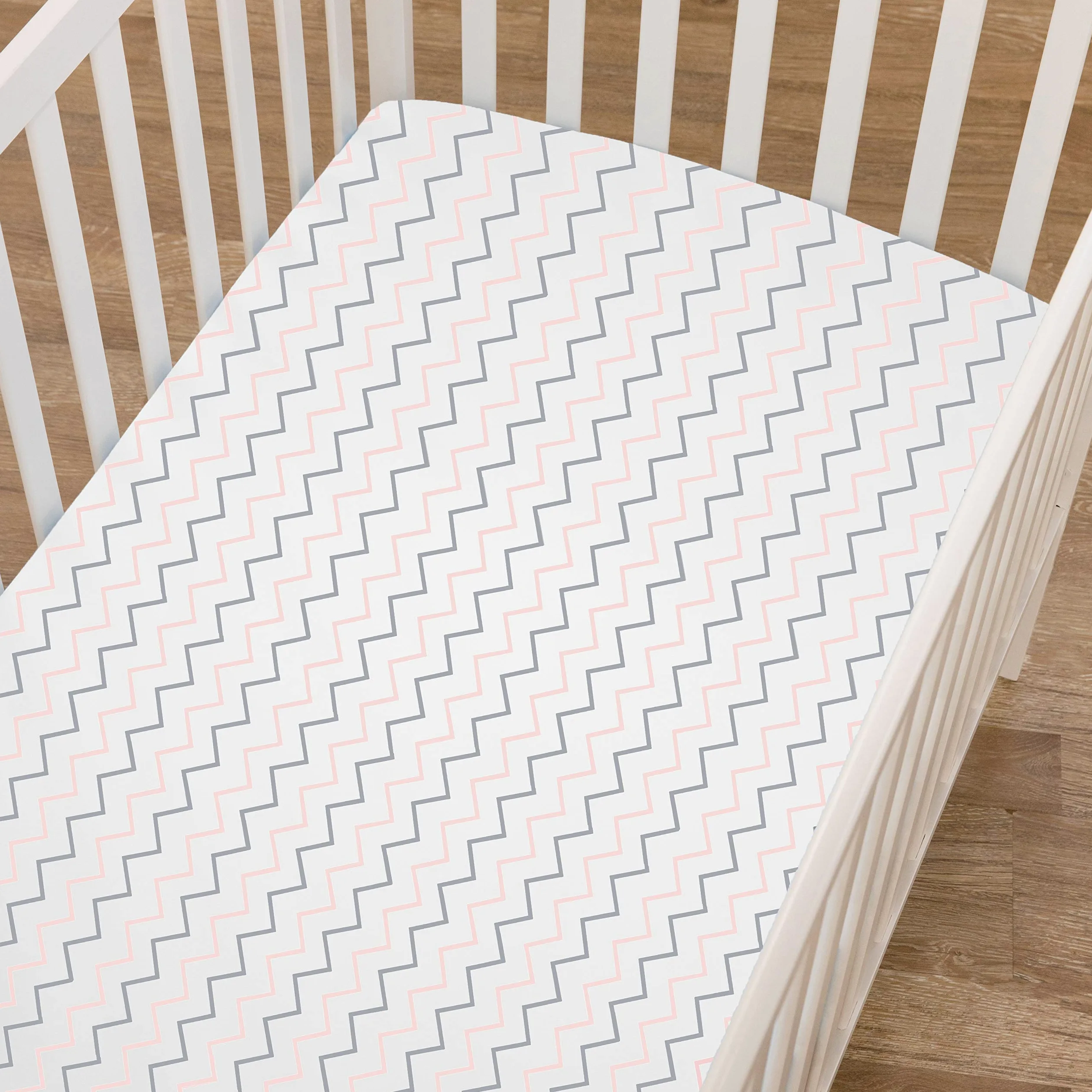 TL Care Spannbetttuch aus 100% natürlicher Baumwolle, Jersey, gestrickt, für Mädchen, Zickzackmuster, weich, atmungsaktiv