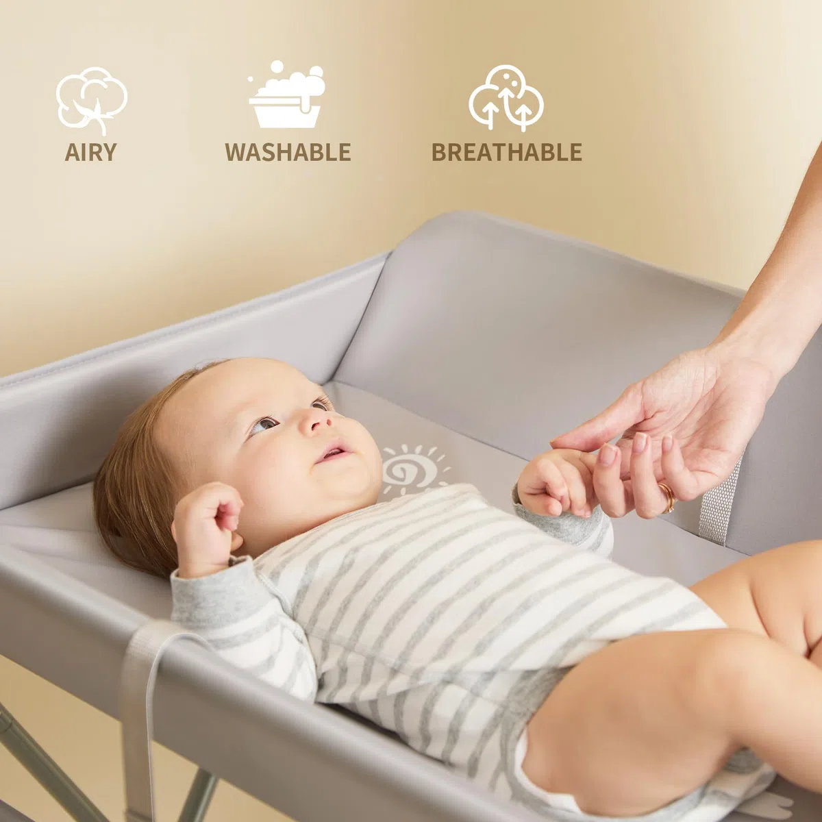 KARAOK Faltbarer Wickeltisch mit Rollen, Baby-Wickelstation mit 4-stufig verstellbarer Höhe, tragbare Wickelstation mit großen Organizern und Aufbewahrungsregalen für Neugeborene und Kleinkinder
