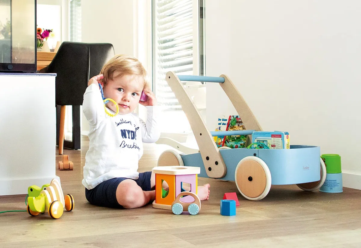 PINOLINO Lauflernwagen Fiete, Kinder Laufhilfe mit Bremssystem, gummierte Holzräder, Massivholz: Buche blau lackiert