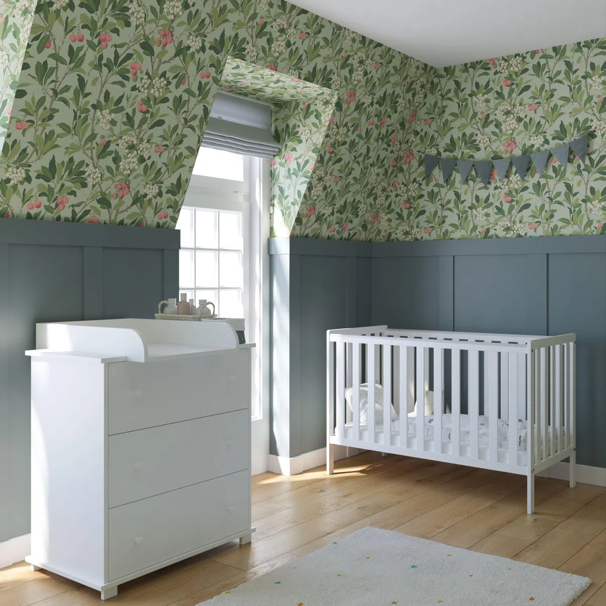 zee Bambi Weiß 2in1 Babybett Set 120x60 cm mit Schutzbarriere + Wickelkommode mit Wickeltisch Babyzimmer Möbel Set Kinderbett Umbaubar zum Juniorbett Baby Bed Robustes Gitterbett