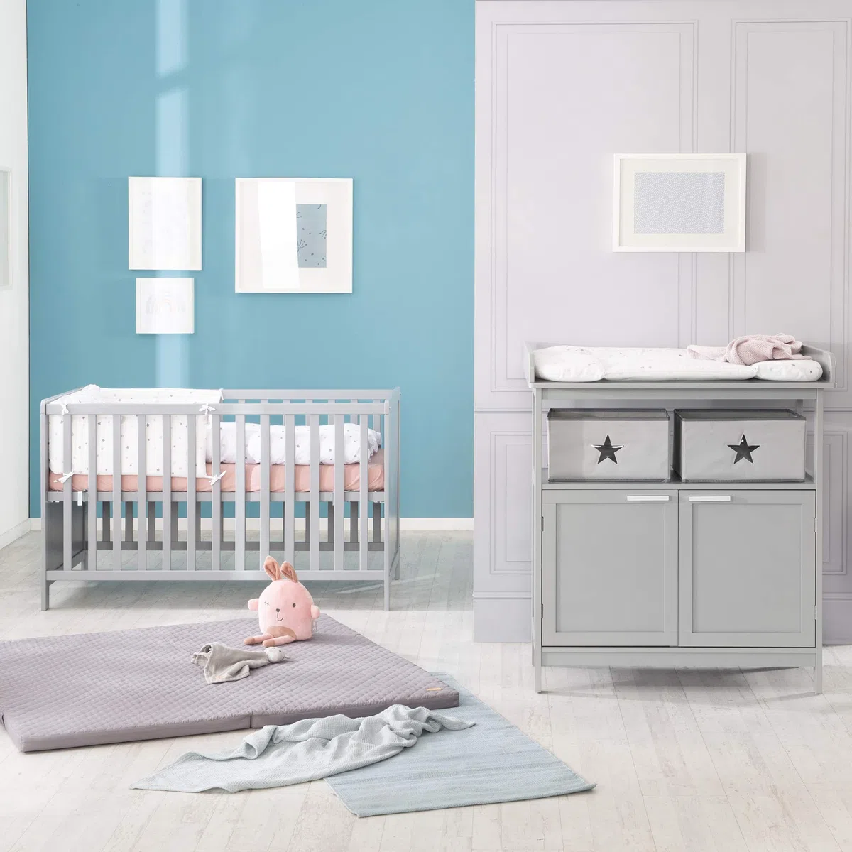roba Babyzimmer Set 2 teilig - Wickelkommode Hamburg 2-türig mit Wickeltisch abnehmbar + Babybett 60 x 120 cm mit Funktion als Beistellbett - Holz grau