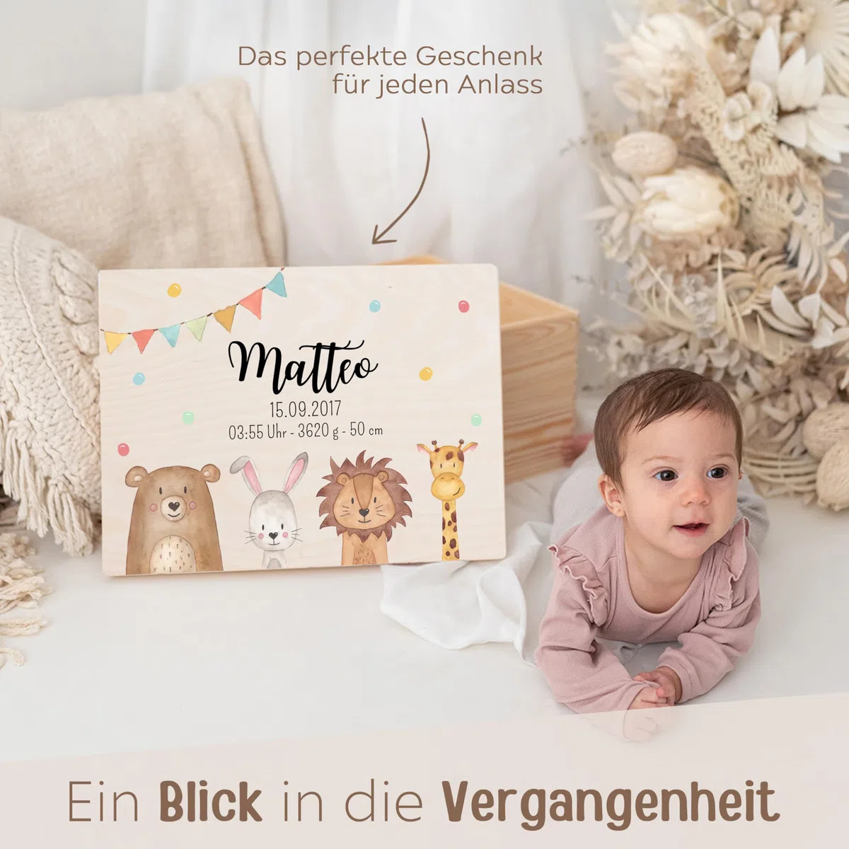 wunderwunsch - Personalisierte Erinnerungsbox Taufe mit Hochwertigem UV-Farbdruck - Geschenke Baby - Niedliche Erinnerungskiste aus Holz - Geschenk Taufe (Tiere unten Girlande, M flach-Klappdeckel)