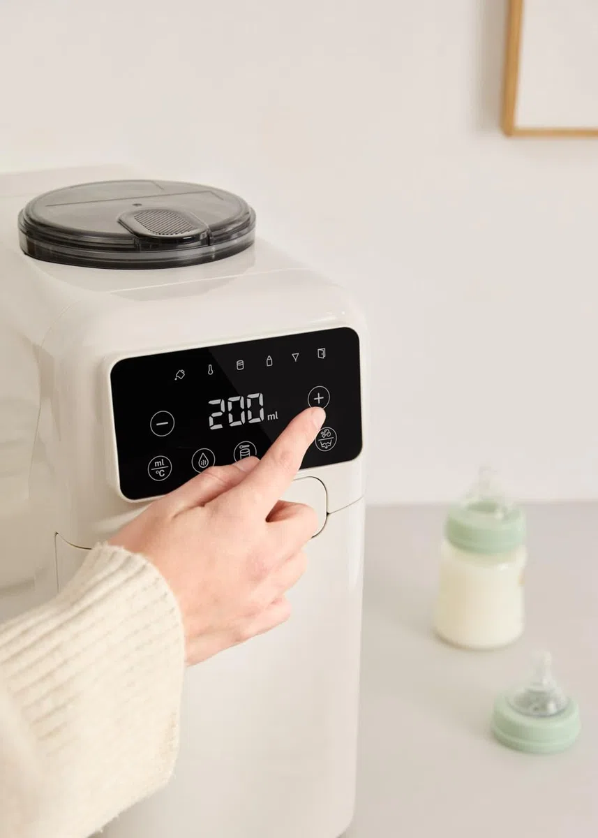 CREATE/BABY THERA MATIC/Automatischer Flaschenbereiter mit Milchpulverdosierer Cremeweiß/Einstellbare Temperatur und Dosierung, verschiedene Flaschenhöhen, Selbstreinigung, 1350W