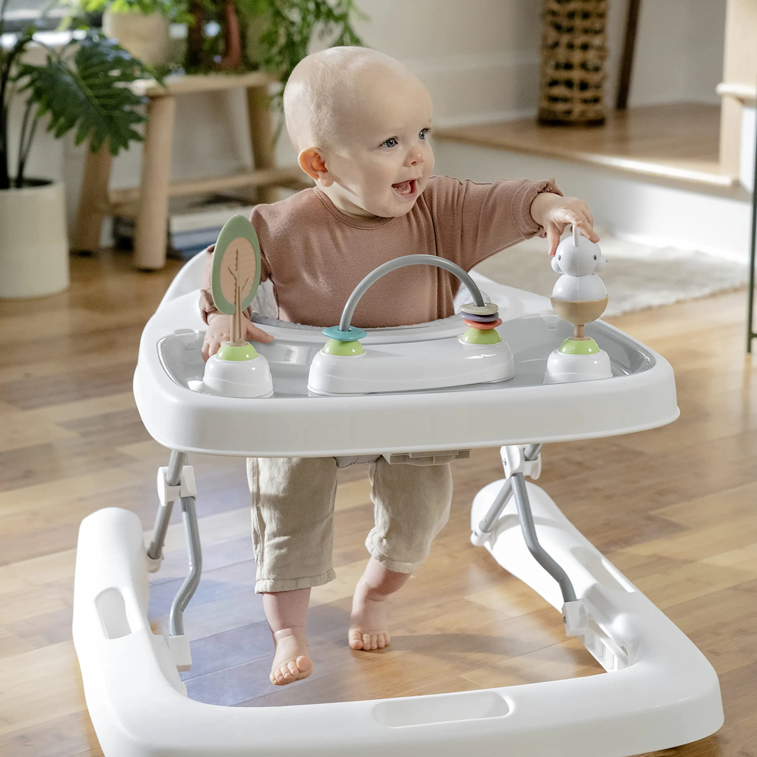 Ingenuity, Step & Sprout 3-in-1 Baby Lauflernhilfe, First Forest, Lauflernwagen mit Natur inspirierten Spielzeuge, höhenverstellbar, zusammenklappbar, einfach zu reinigen, ab 6 Monaten