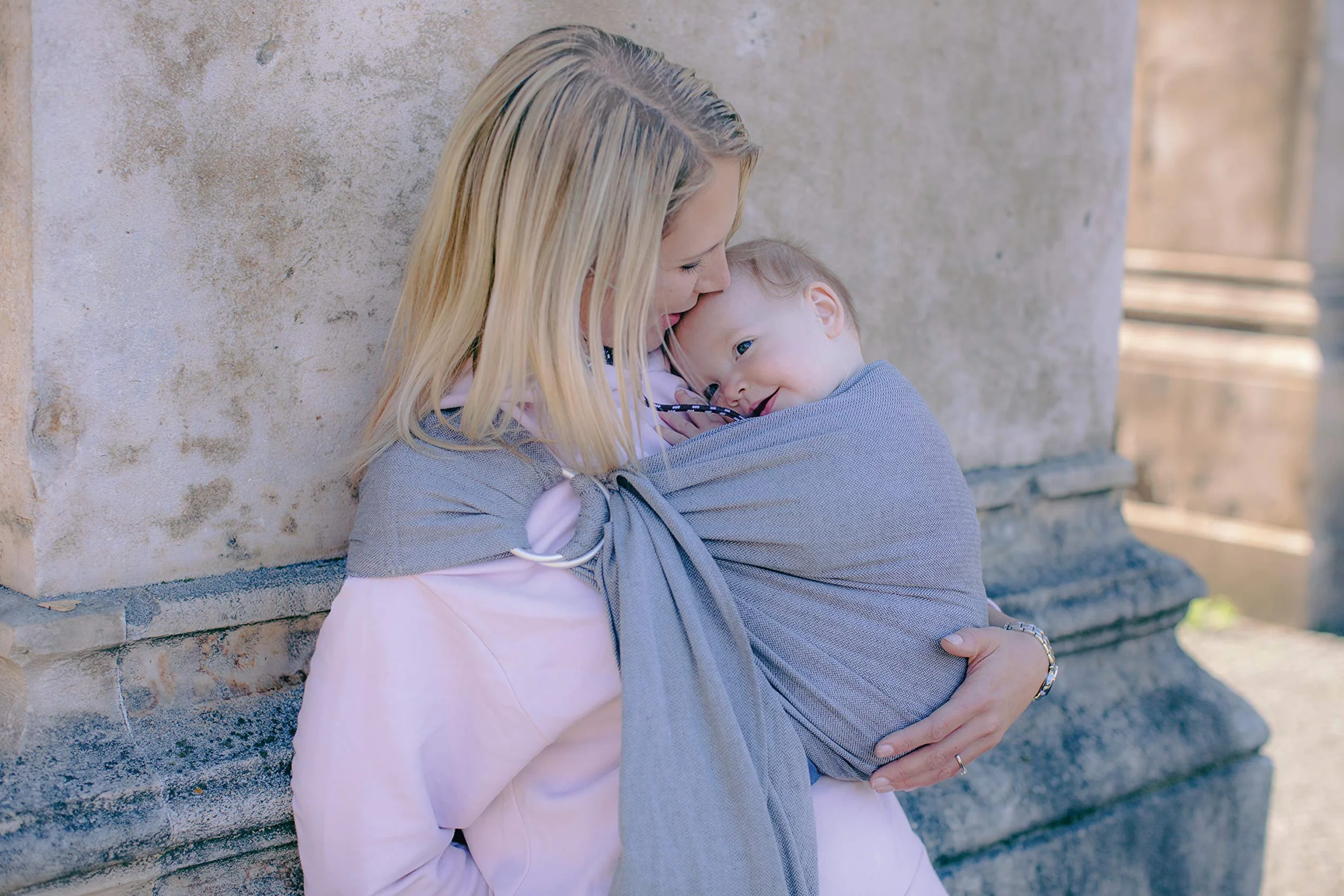 AMAZONAS Babytragetuch ohne Knoten Ring Sling Grey 180 cm 0-3 Jahre bis 15 kg