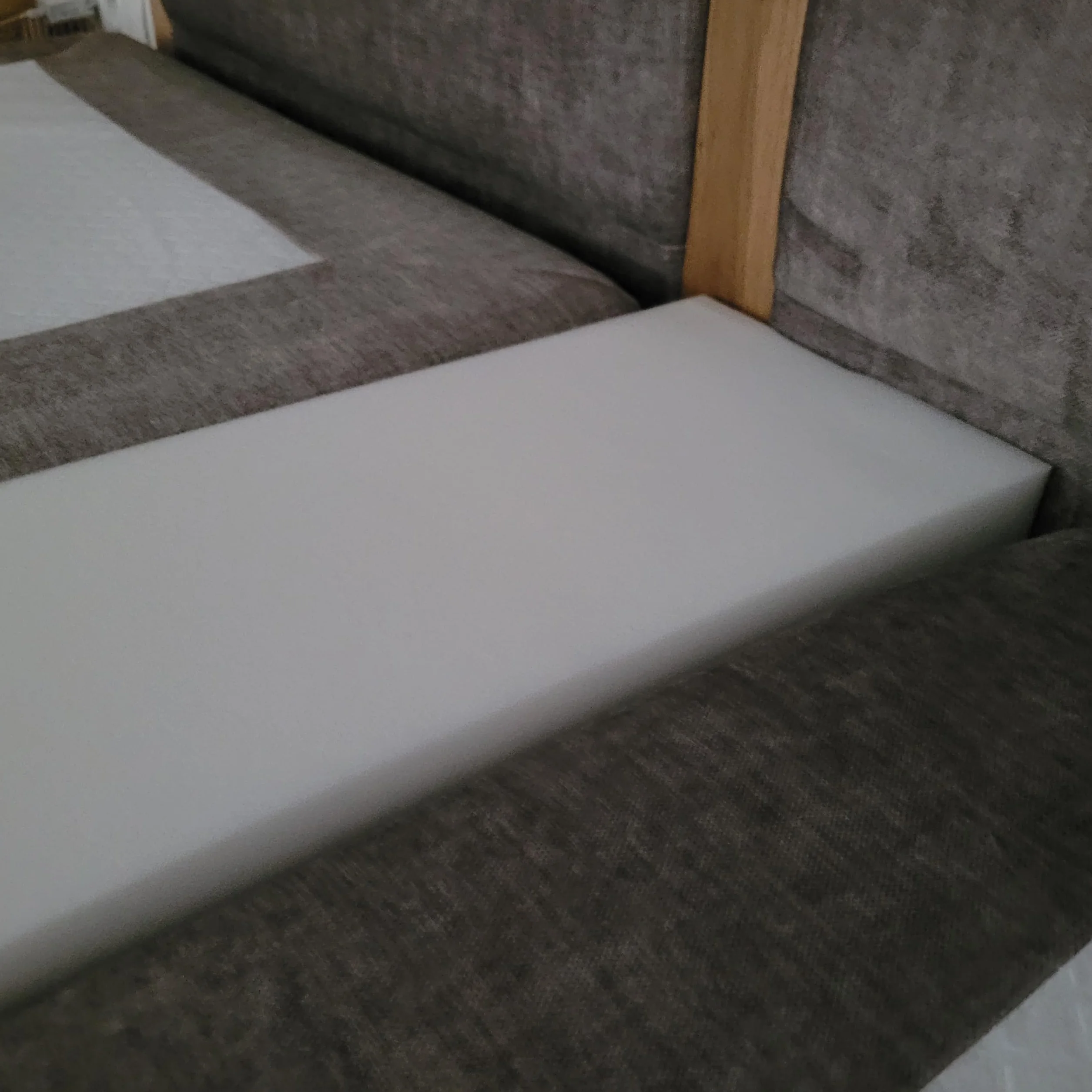 All4All Matratzenverlängerung aus Schaumstoff Matratzenausgleich RG 25/44 15x20 cm Schaumstoffstreifen Mittellhart Zuschnitt Matratzenstreifen Verlängerung für Babybett oder Pflegebett(200)