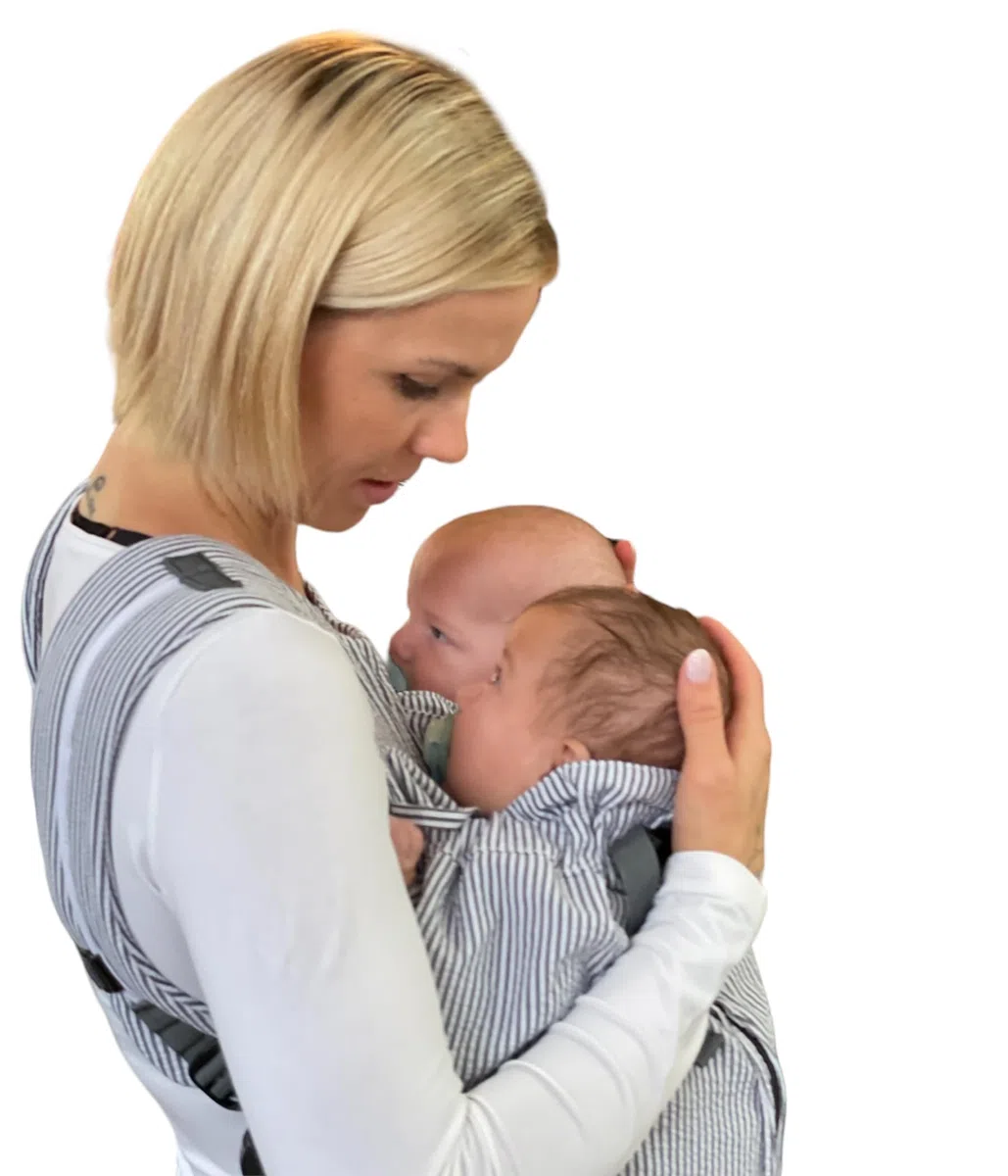 Weego TWIN Original Babytrage für Zwillinge ab 1.800 Gramm ergonomisch OEKO-TEX 100 Grey & White Seersucker