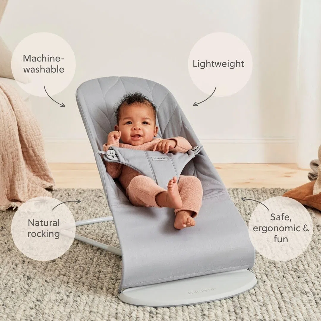 BabyBjörn Babywippe Bliss, Gewebt, Blütenblatt-Steppung, Hellgrau