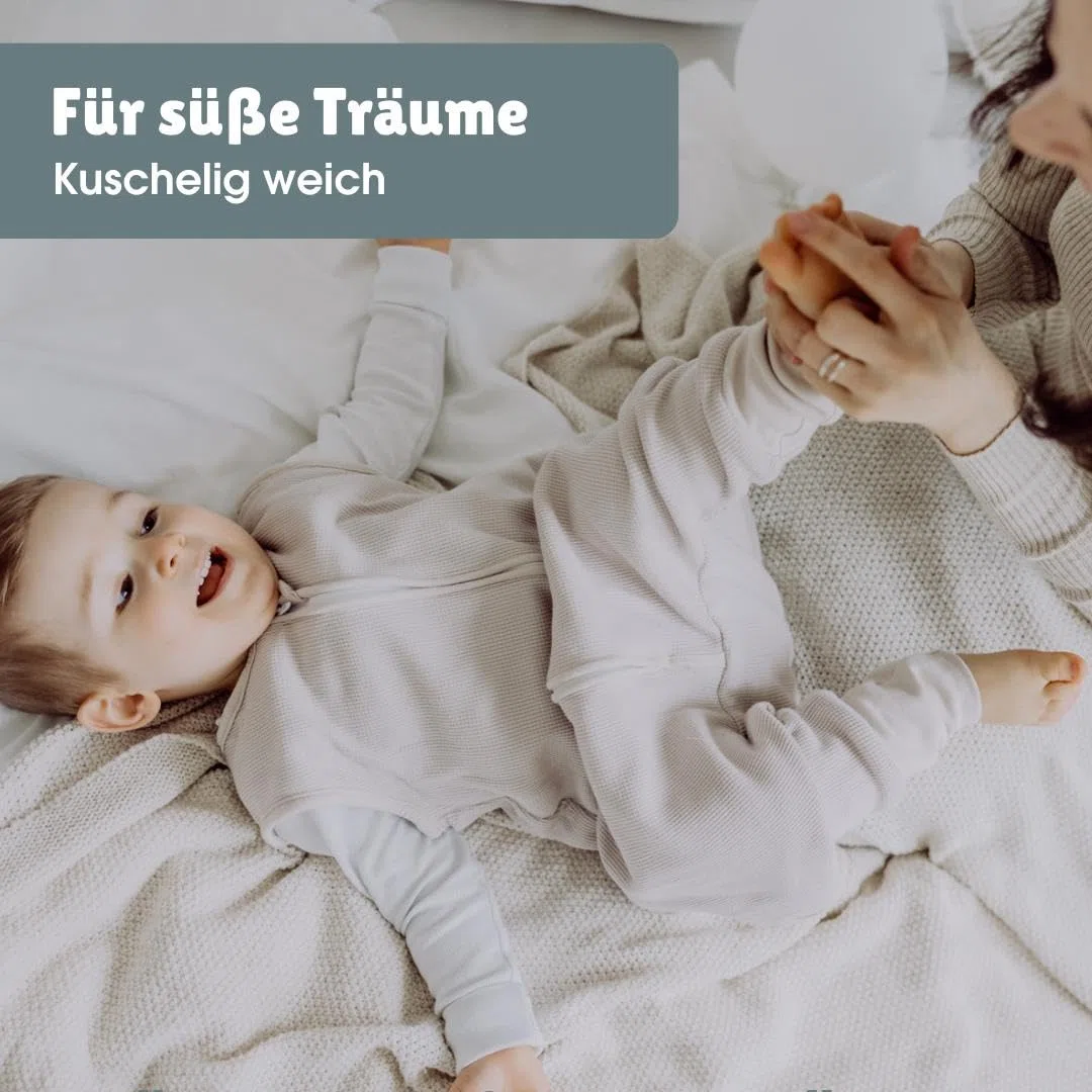 emma & noah Baby Schlafsack mit Füßen 1.0 TOG, Ganzjahres Schlafsack mit Beinen für den Frühling, Sommer und Herbst, 100% Bio-Baumwolle, Oeko-TEX Zertifiziert (Essential Grau, 70 cm)