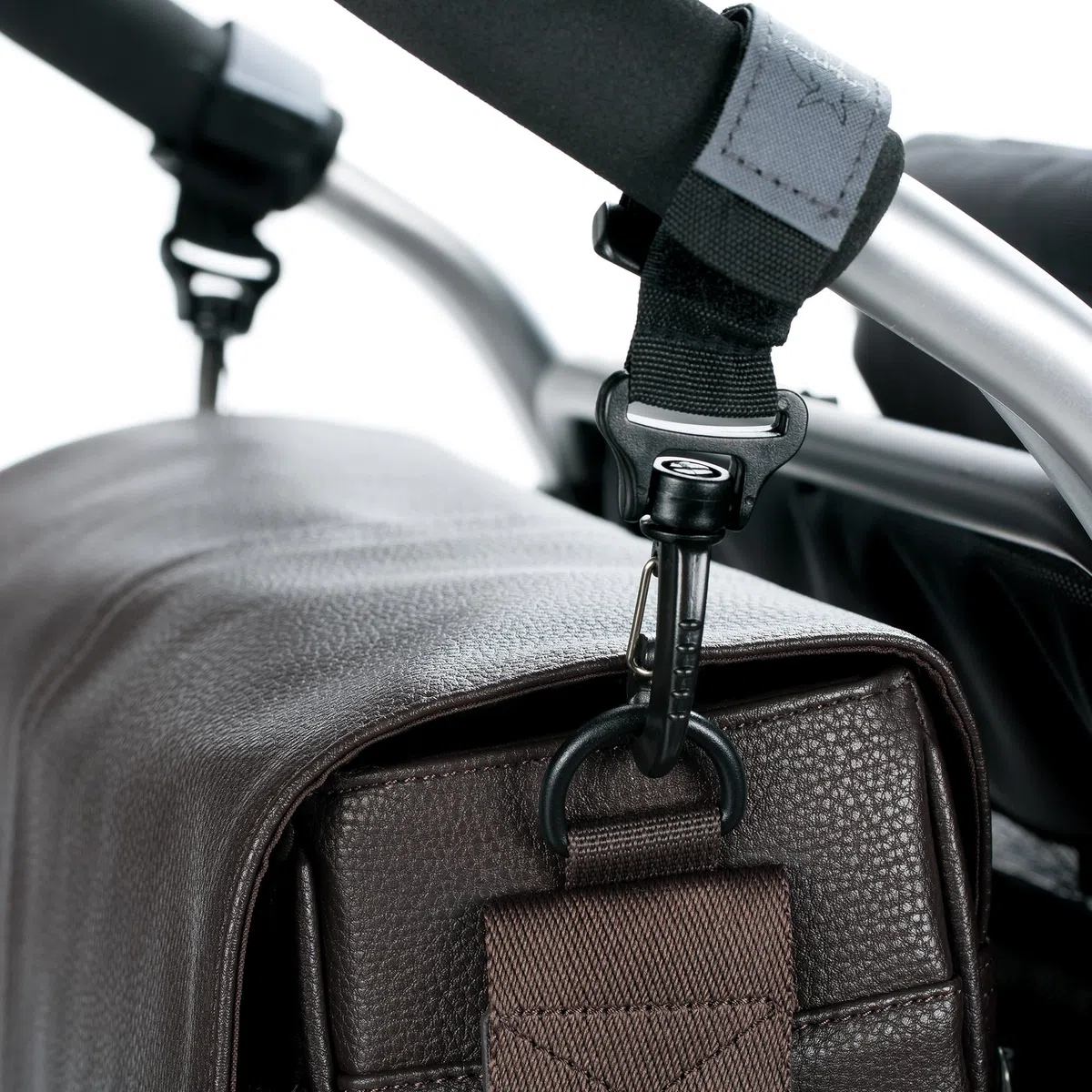 LÄSSIG Baby Wickeltasche Stylische Umhängetasche Papa Männer inkl. Wickelzubehör Arbeitstasche/Tender Toby Bag braun