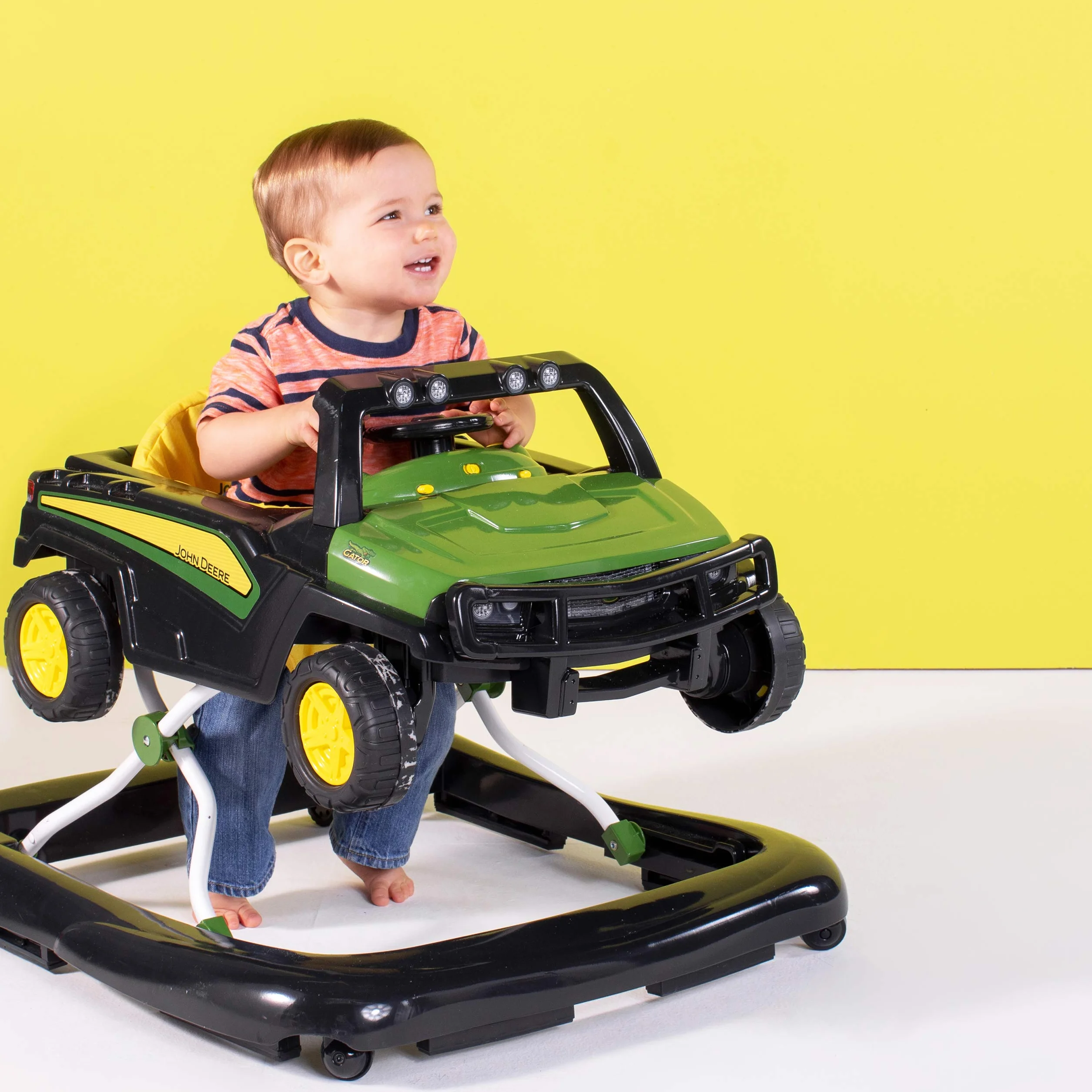 Bright Starts, John Deere Gator Ways to Play 4 in 1 Lauflernhilfe, höhenverstellbar, zusammenklappbar, für zwei Kinder gleichzeitig, mit Geräuschen und Lichtern