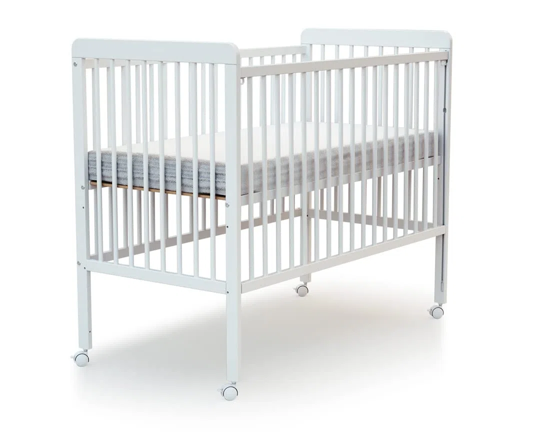 AT4 - Babybett Holz mit Matratze 60x120 ESSENTIEL Weiß | Kinderbett | Mit 4 rollen | Mit Verstellbarer Lattenrost 3 stufen