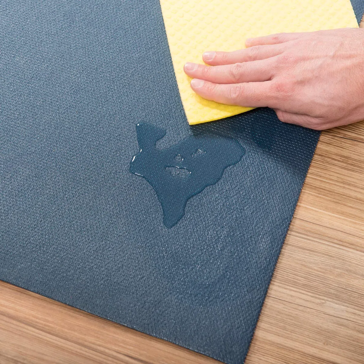 Blau in verschiedenen Größen, schadstofffreie Spielmatte in blau, vielseitige Verwendung als Kinder Spielunterlage oder Baby Bodenmatte, OEKO-Tex 100 zertifiziert, Größe 180x200cm
