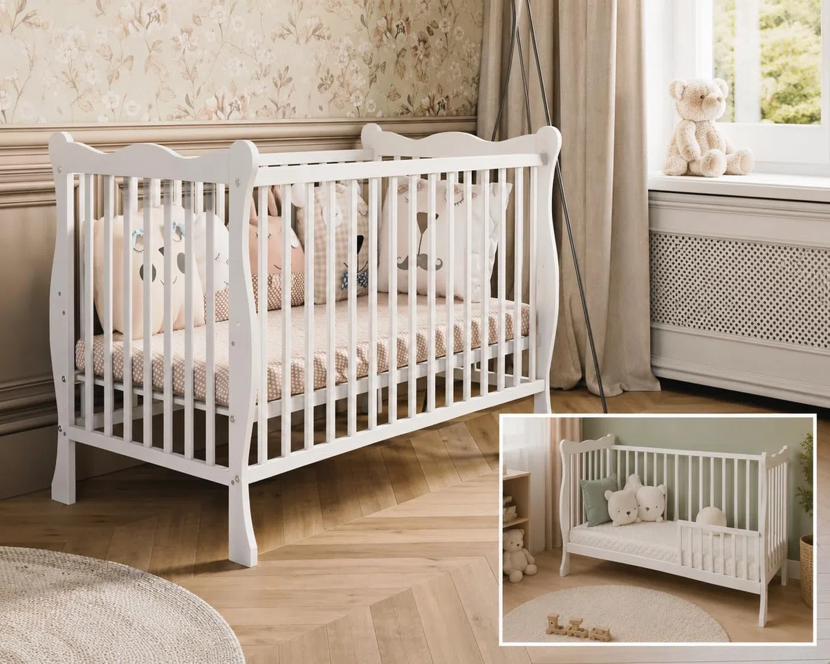 Kinderbett 60x120 cm Julia, umbaubar zum Juniorbett, 3-Fach höhenverstellbar, 3 herausnehmbare Schlupfsprossen, aus Holz (Mit Umbauseite + Buchweizen-Kokos-Matratze)