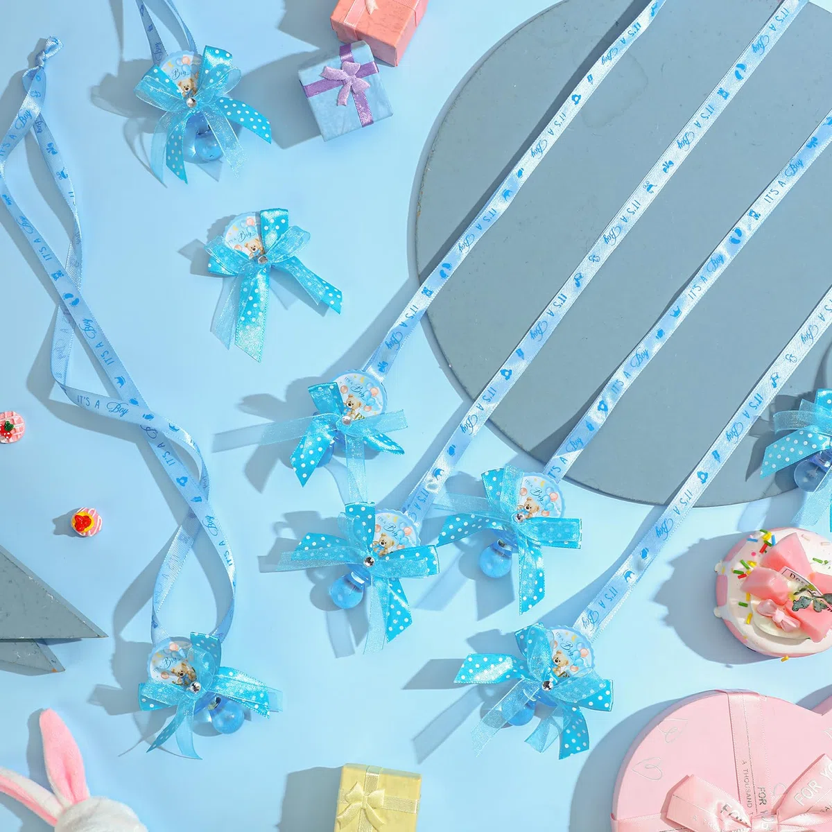 Threlaco 60 Stück Schnullerhalskette für Babypartys, niedlicher Bär, Acryl, Baby-Schnuller, Schnuller, Halskette für Babyparty, Party, Dekoration, Tischstücke (Blau, eleganter Stil)