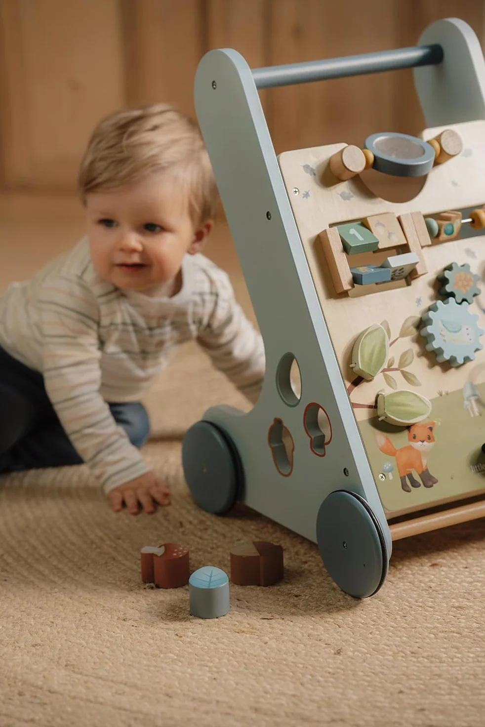 Little Dutch Laufwagen Schiebewagen mit Activity Spiel Board Holz Baby Kleinkind blau Fuchs - Forest Friends
