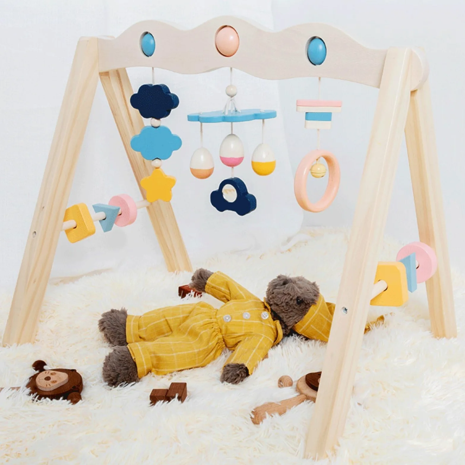 Kinder Fitnessständer Babyspielbogen Holz Spielrahmen Aktivitätsbogen Motoriktrainer mit Stabilem Buchenholz Rahmen Und Hängenden Formen Unterstützt